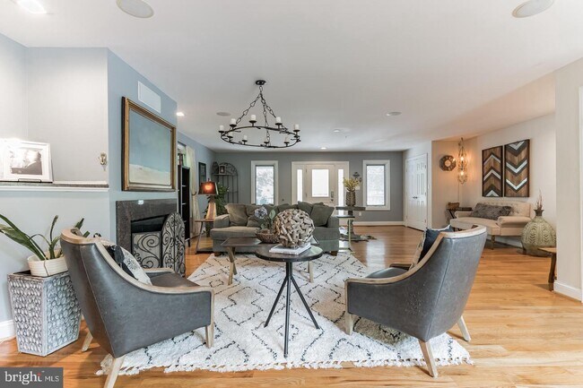 Foto del edificio - 9159 Woodland Way N