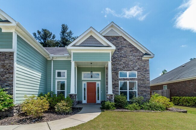 Building Photo - 5 Bedroom 4 Bath Home in North Augusta!