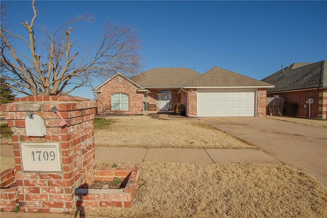 1709 Fairmont Ln, Edmond, OK 73013 House Rental in Edmond, OK