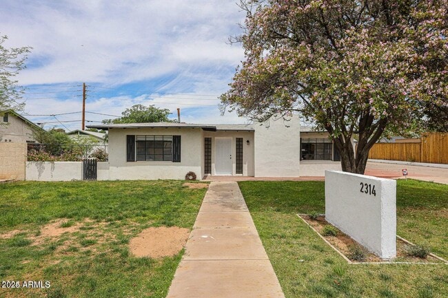 Building Photo - 2314 E Osborn Rd