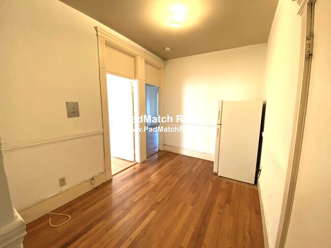 Foto del edificio - 28 Westland Ave