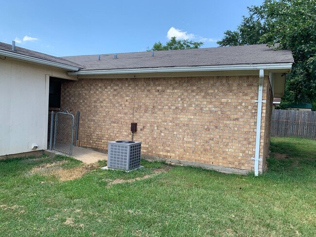 Foto del edificio - 3/1 Fenced yard Pet Friendly Gladewater ISD