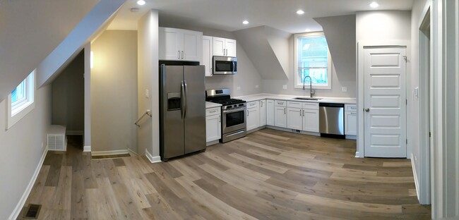 kitchen living area - 1314 Judson Ave