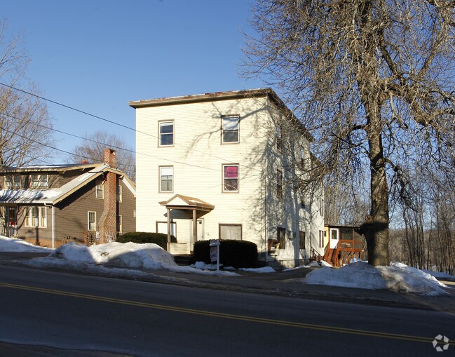 Primary Photo - 456 Main St