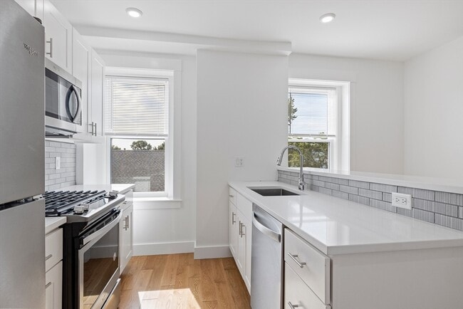 Building Photo - 406 Columbia St