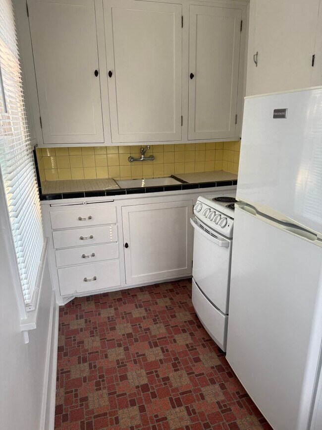 Foto del edificio - 480 NE Maiden Ln
