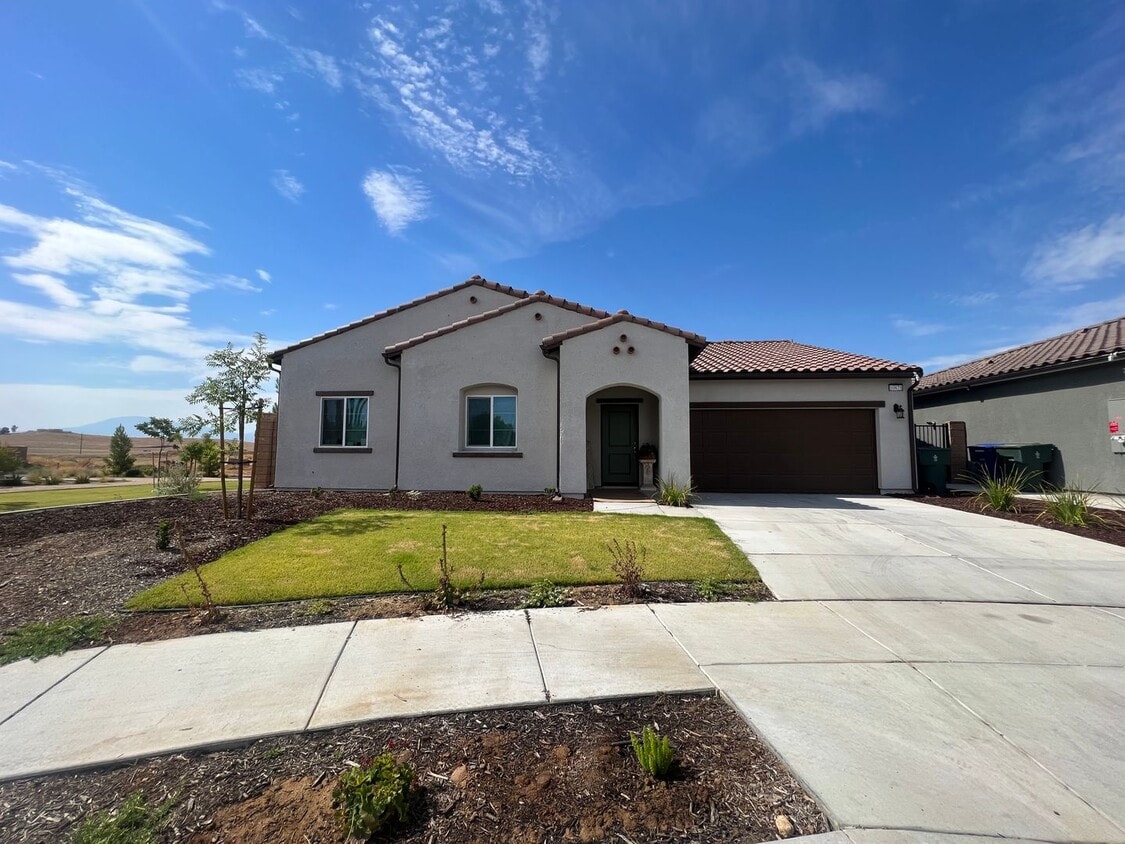 Primary Photo - 4 Bedroom 2 Bath