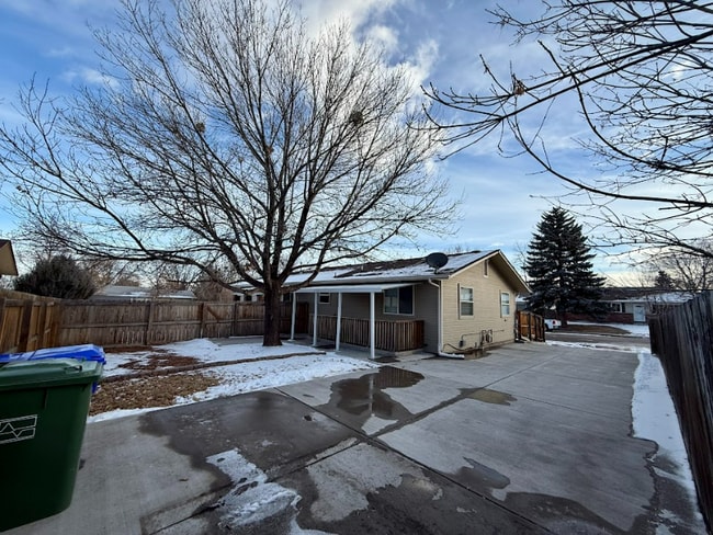 Foto del edificio - 2153 S Custer Ave