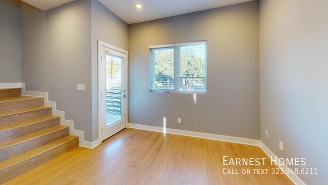 Building Photo - 147 Roselake Ave