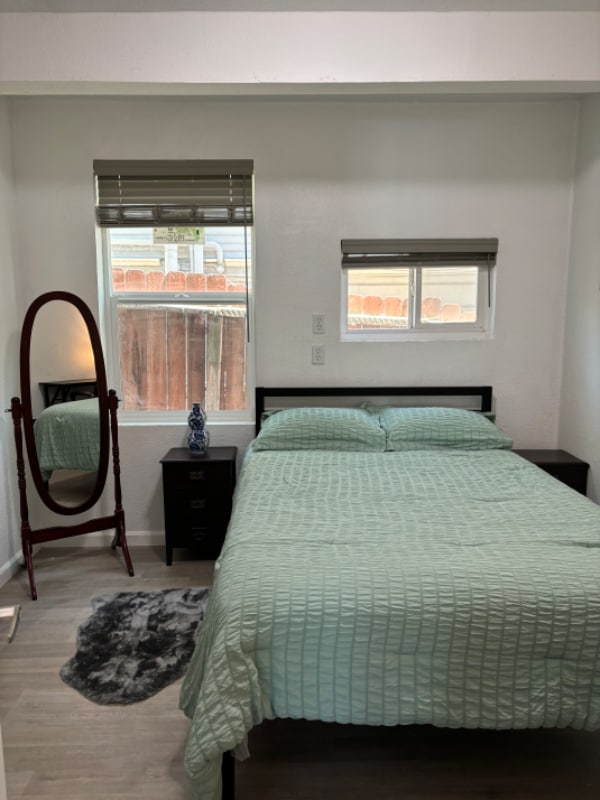 Foto del edificio - 2206 E 24th St