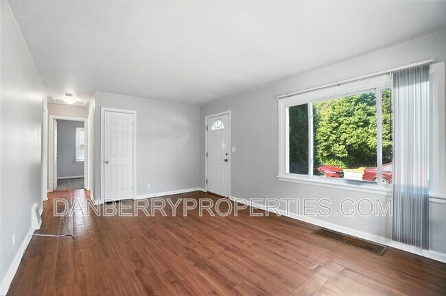 Foto del edificio - 1126 Searles Rd