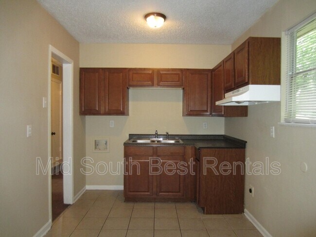 Building Photo - 4310 Aloha Ave