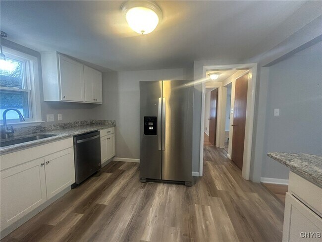 Building Photo - 3 Wills Dr