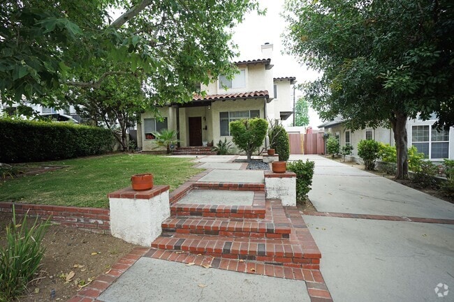 Building Photo - 1206 Valencia Way