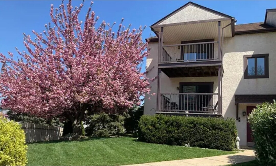 Foto principal - 801 Cambridge Cir