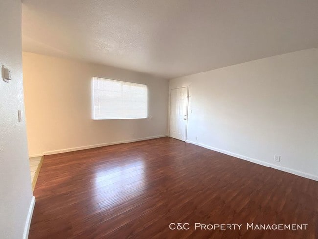 Building Photo - Two Bedroom Apartment in South Salinas