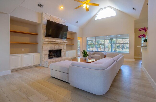 Foto del edificio - 18101 Montevista Cove