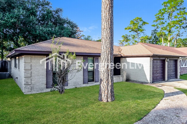 Foto del edificio - 6019 Coachgate Dr