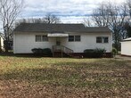 Foto principal - 3 Bedroom 1 Bath Off Edwards Rd