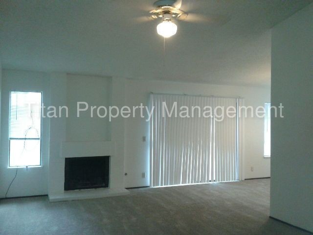 Building Photo - 79 Henna Ct