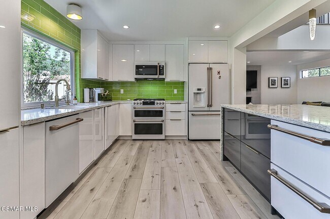 Foto del edificio - 643 Arroyo Oaks Dr