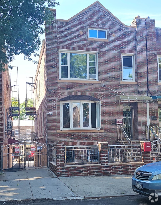 Building Photo - 1954 Powell Ave