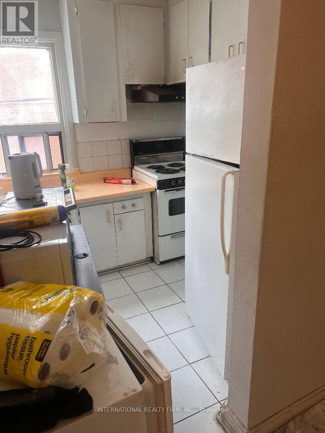 Photo du bâtiment - 2034 Weston Rd