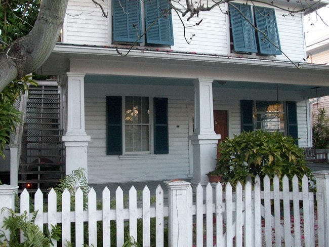 Building Photo - 825 Eaton St