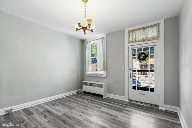 Building Photo - 216 S High St