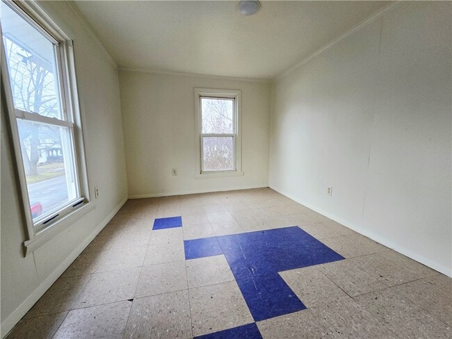 Building Photo - 130 E Elisha St