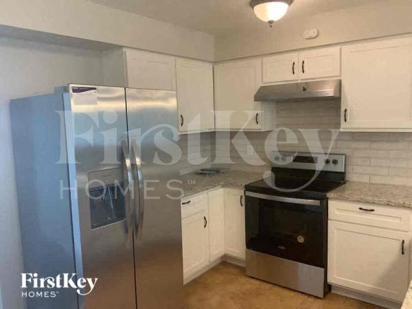 Foto del edificio - 2411 Shady Brook Dr