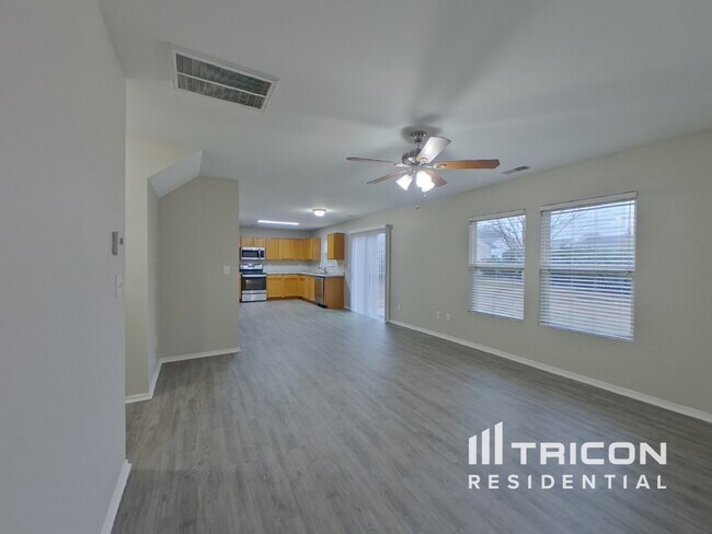 Building Photo - 5301 Valcourt Rd