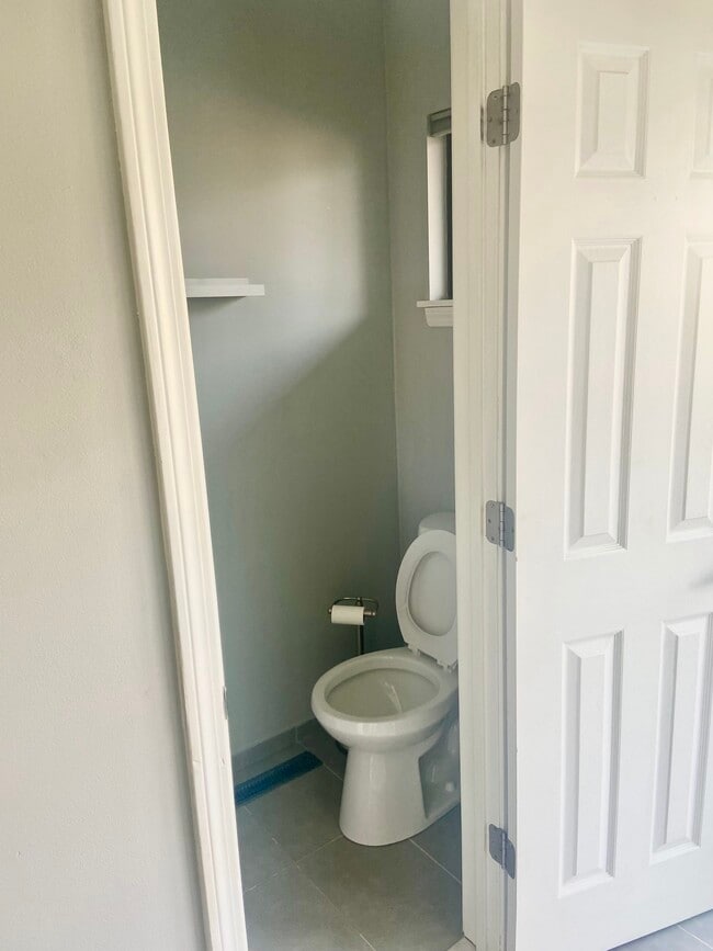 Building Photo - 422 Cypress Rd