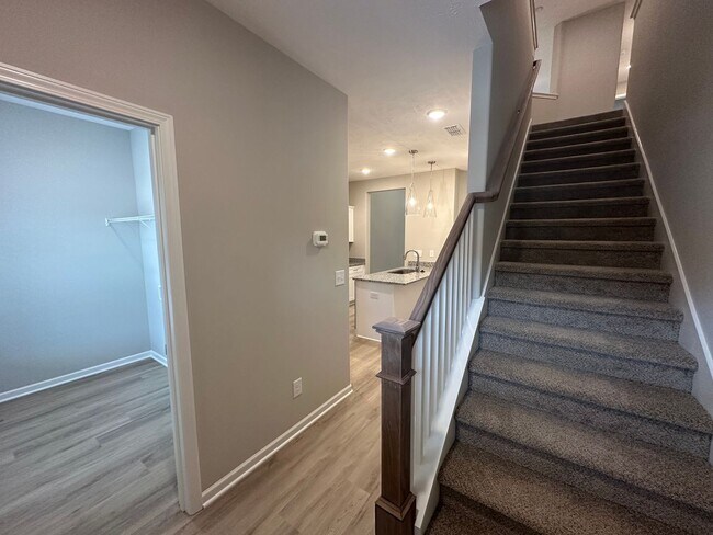 Foto del edificio - Brand New Townhome In Shelbyville - MOVE IN SPECIAL!!