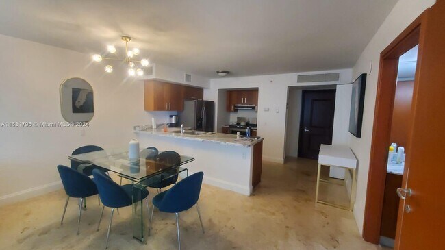 Building Photo - 9499 Collins Ave