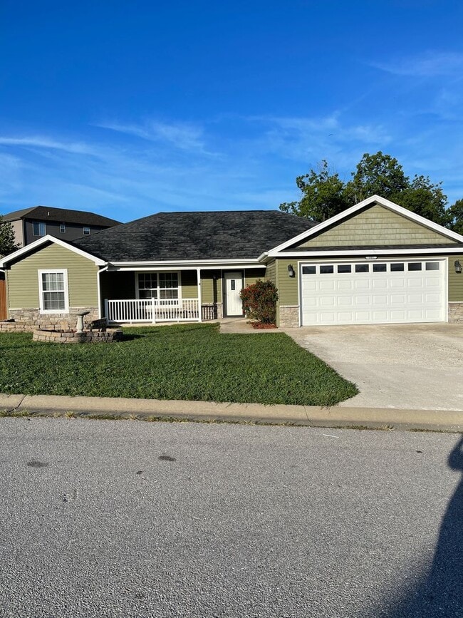 Building Photo - 103 Sandstone Dr