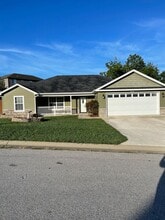 Building Photo - 103 Sandstone Dr