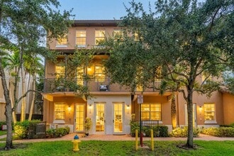 Building Photo - 936 SW 147th Ave