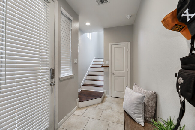 Entry Way - 5322 Avenue J