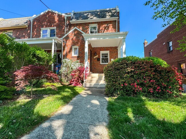 Foto del edificio - 4419 13th St NE