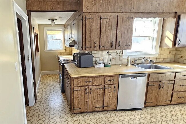 Foto del edificio - 1024 N Main St