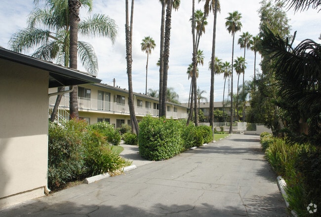 Building Photo - Coral Reef Apartments
