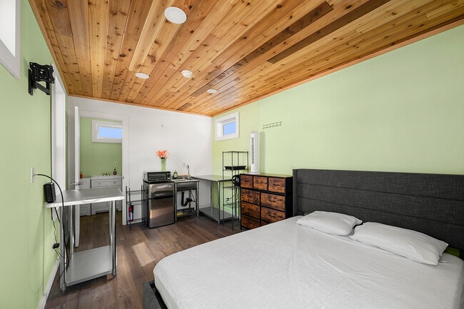 Foto del edificio - 2653 Newton Ave