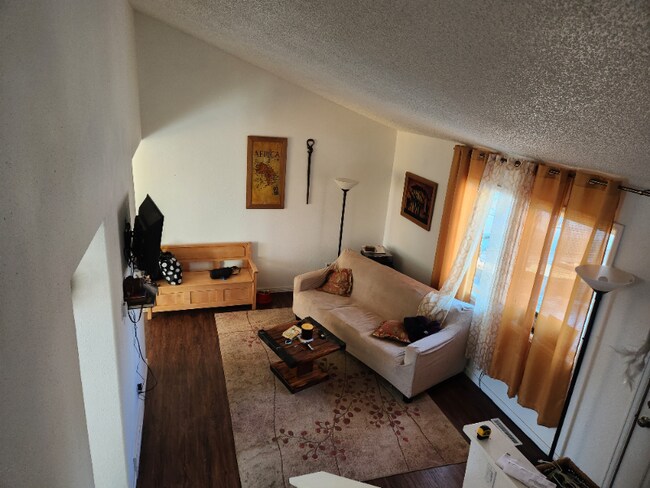 Foto del edificio - 1040 SW 22nd St
