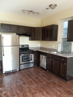 Foto del edificio - Wicker Park 4-Unit Apartment Building