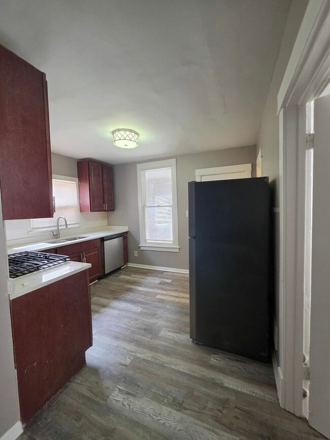 Building Photo - 309 E 120th Pl
