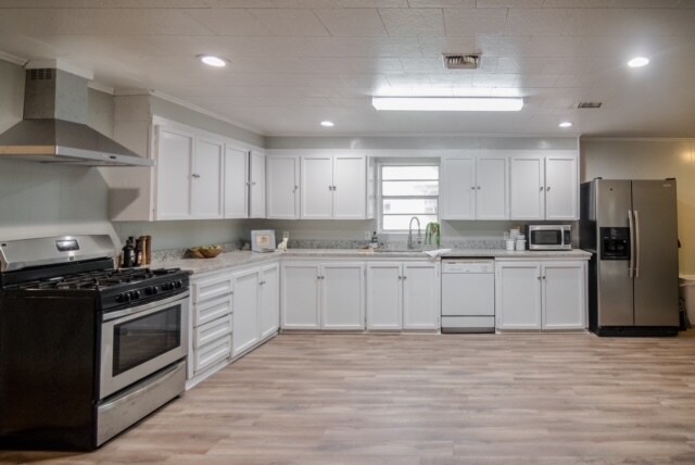 Kitchen - 812 Souvenir Gate