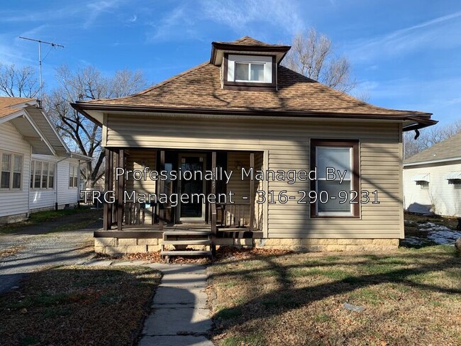 Building Photo - 1525 S Waco Ave