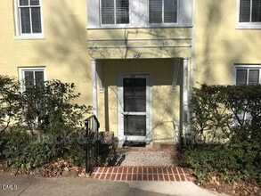 Building Photo - 309 E Lane St