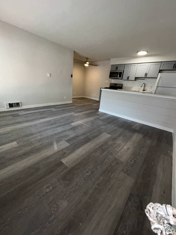 Building Photo - 10831 Fruitland Dr